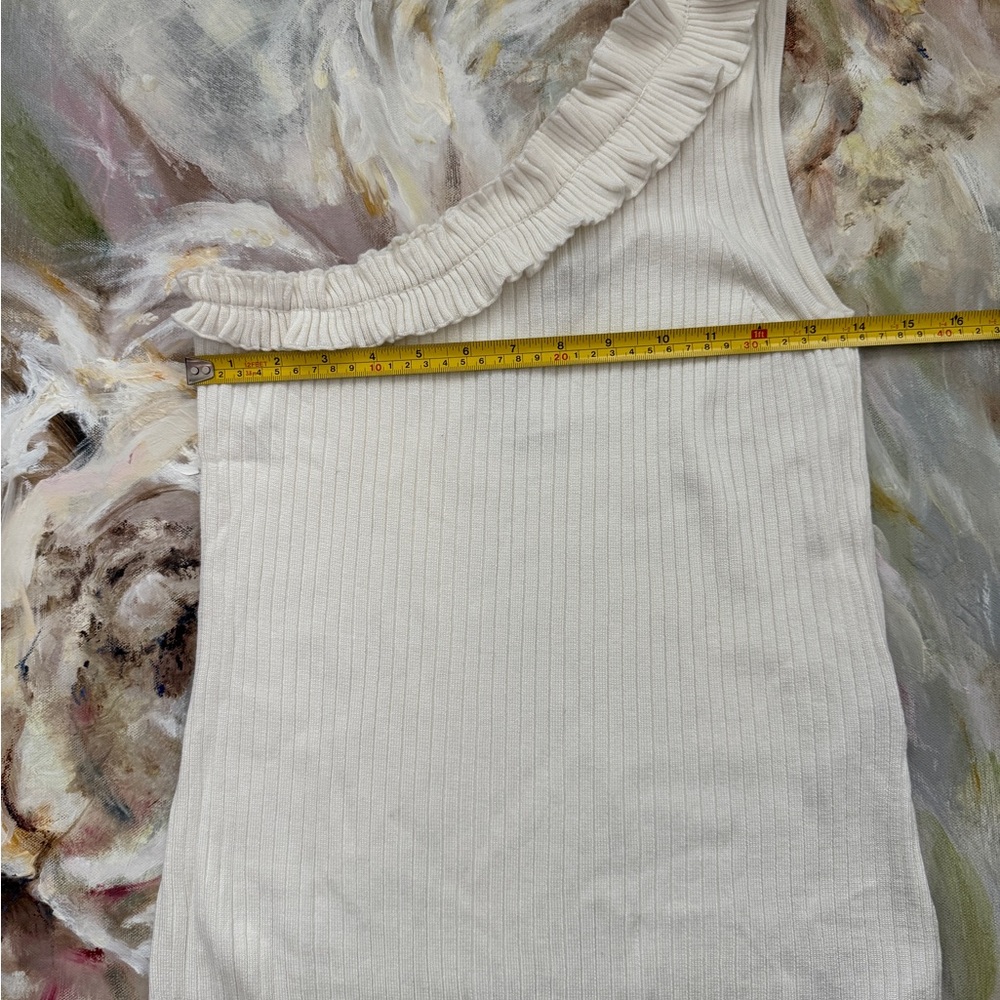 Chic Ruffle One-Shoulder Top - Picture 9 of 12